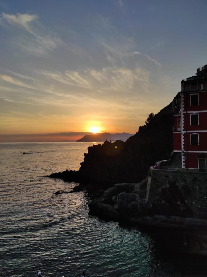 Ca'La Luna - In Centro Con Terrazza Apartment Riomaggiore Exterior photo